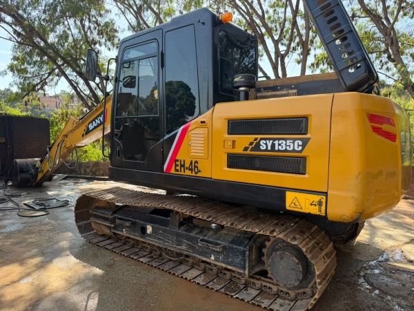 Escavadeira SANY SY135 C ano 2025 - SY135 C - Máquinas de Linha Amarela