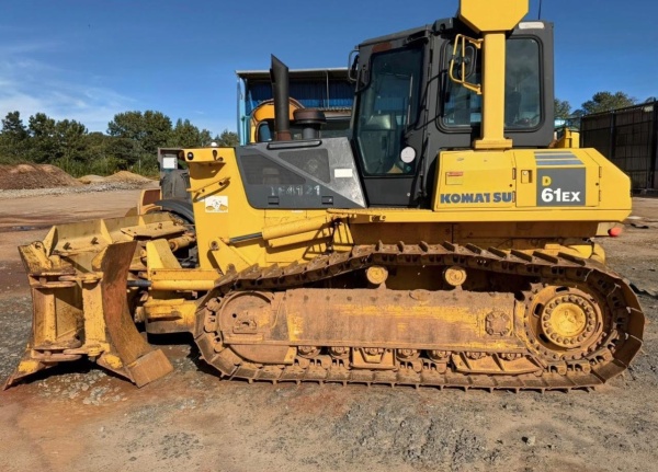 Trator de Esteira Komatsu D61-EX ano 2012
