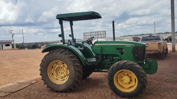 Trator John Deere 5085E ano 2016