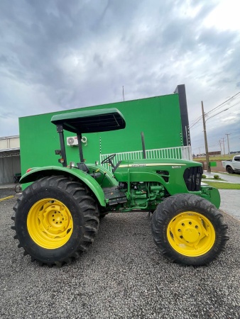Trator John Deere 5085E ano 2016