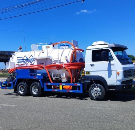 Caminhão Volkswagen 10160 4x2 ano 2014
