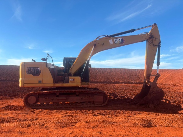 Escavadeira Caterpillar 320 - 320 - Máquinas de Linha Amarela