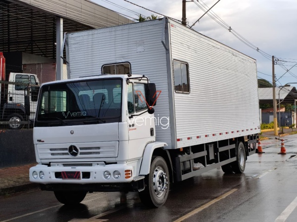 Caminhão Mercedes Benz 1718 ano 2011 - 1718 - Caminhões e Carretas