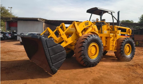 Pá Carregadeira Caterpillar 966C ano 1989
