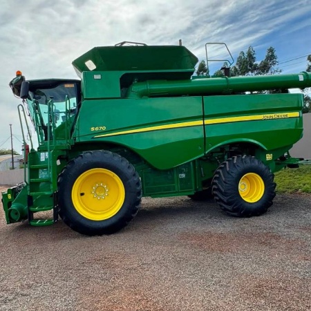Colheitadeira John Deere S670 ano 2016