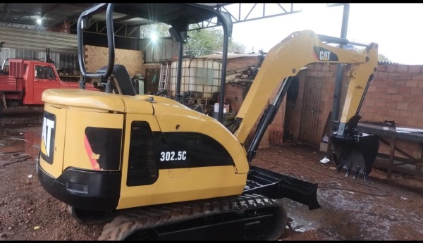 Escavadeira Caterpillar 302.5C ano 2012