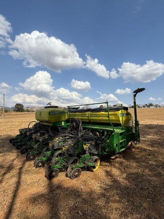 Plantadeira John Deere 2115 CCS ano 2016