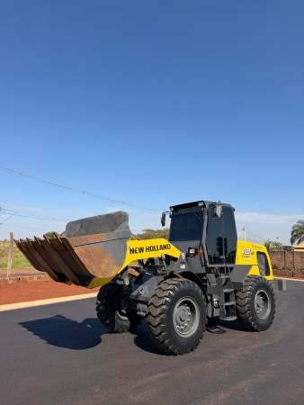 Pá Carregadeira New Holland 12D ano 2023
