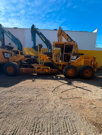 Motoniveladora Caterpillar 140 K
