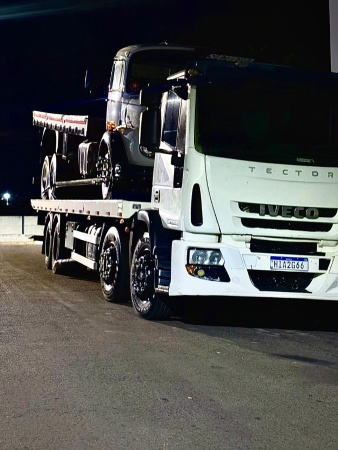 Caminhão Iveco TECTOR 240E25