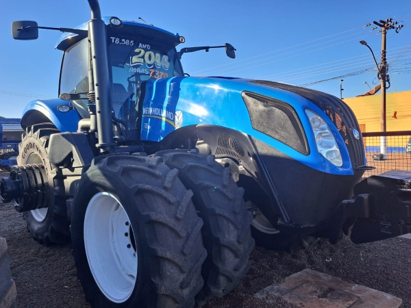Trator New Holland T8 385 ano 2014