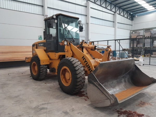 Pá Carregadeira Hyundai HL 730-9B