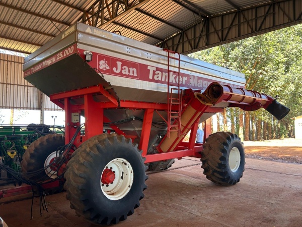 Carreta Graneleira Jan Tanker Magnu 25000 ano 2014