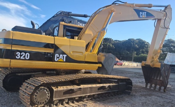 Escavadeira Caterpillar 320 ano 1995