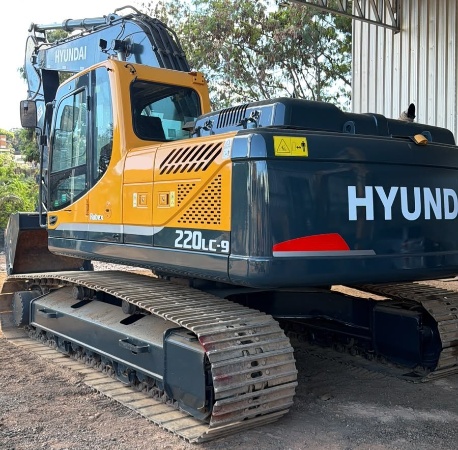 Escavadeira Hyundai R220LC-9 ano 2022 - R220LC-9 - Máquinas de Linha Amarela