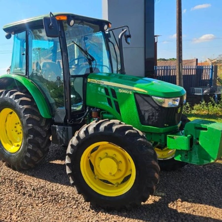 Trator John Deere 5080E ano 2022 - 5080E - Máquinas Agrícolas