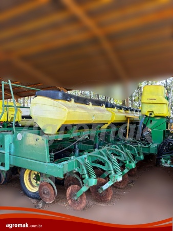 Plantadeira John Deere 2130 CCS ano 2012