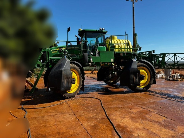 Pulverizador Autopropelido John Deere M4030 ano 2022