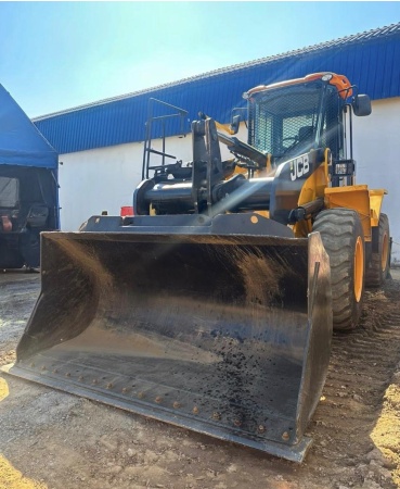 Pá Carregadeira JCB 422 ano 2023