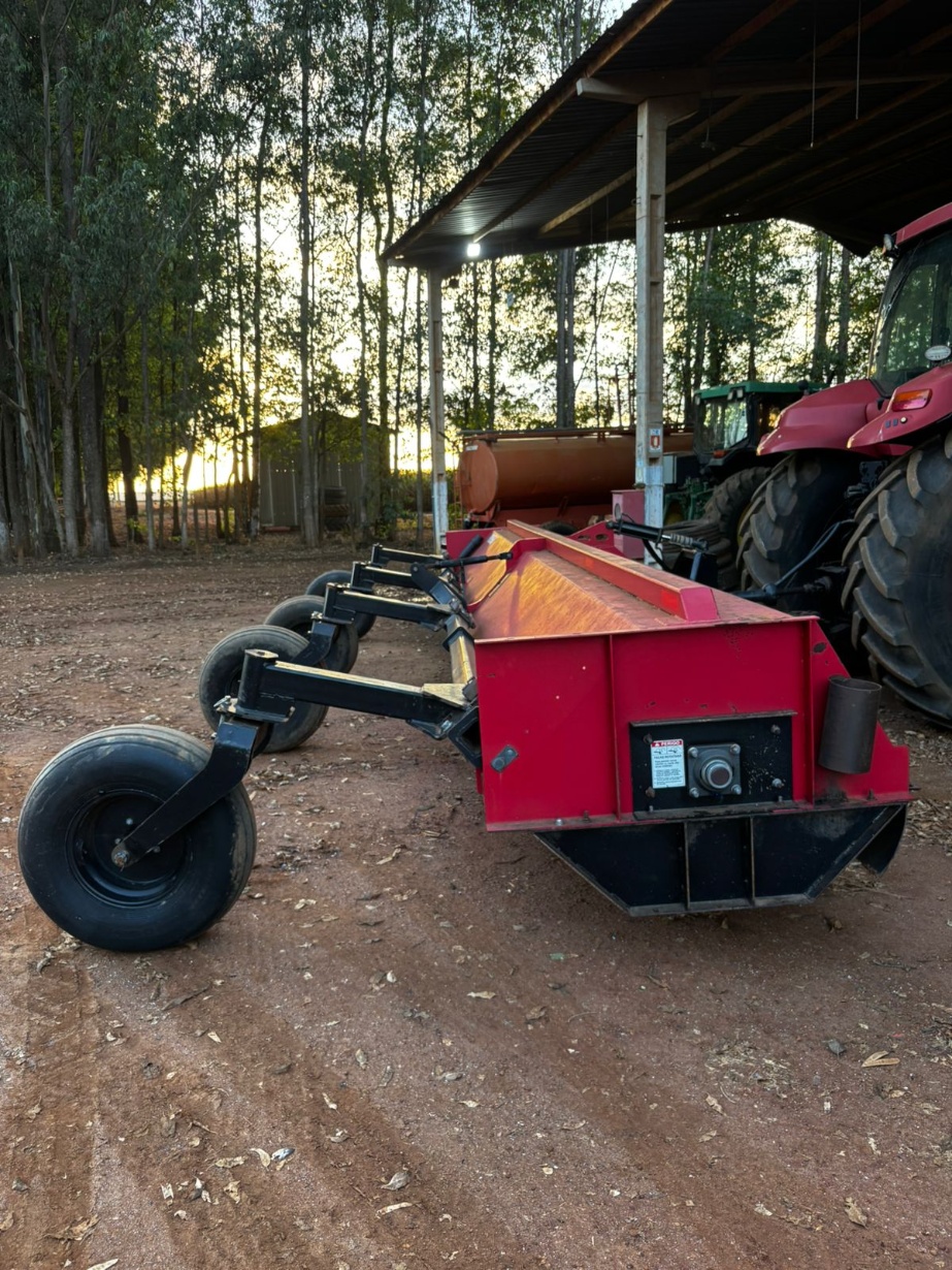 Roçadeira Woods Batwing BW240 ano 2022