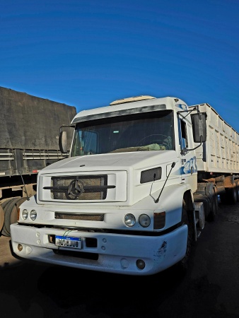 Caminhão Mercedes Benz 1938 ano 2004
