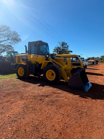 Pá Carregadeira Komatsu WA 200