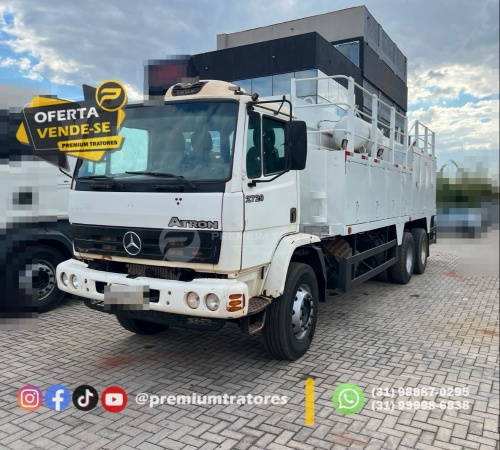 Caminhão Mercedes Benz Atron 2729 ano 2013