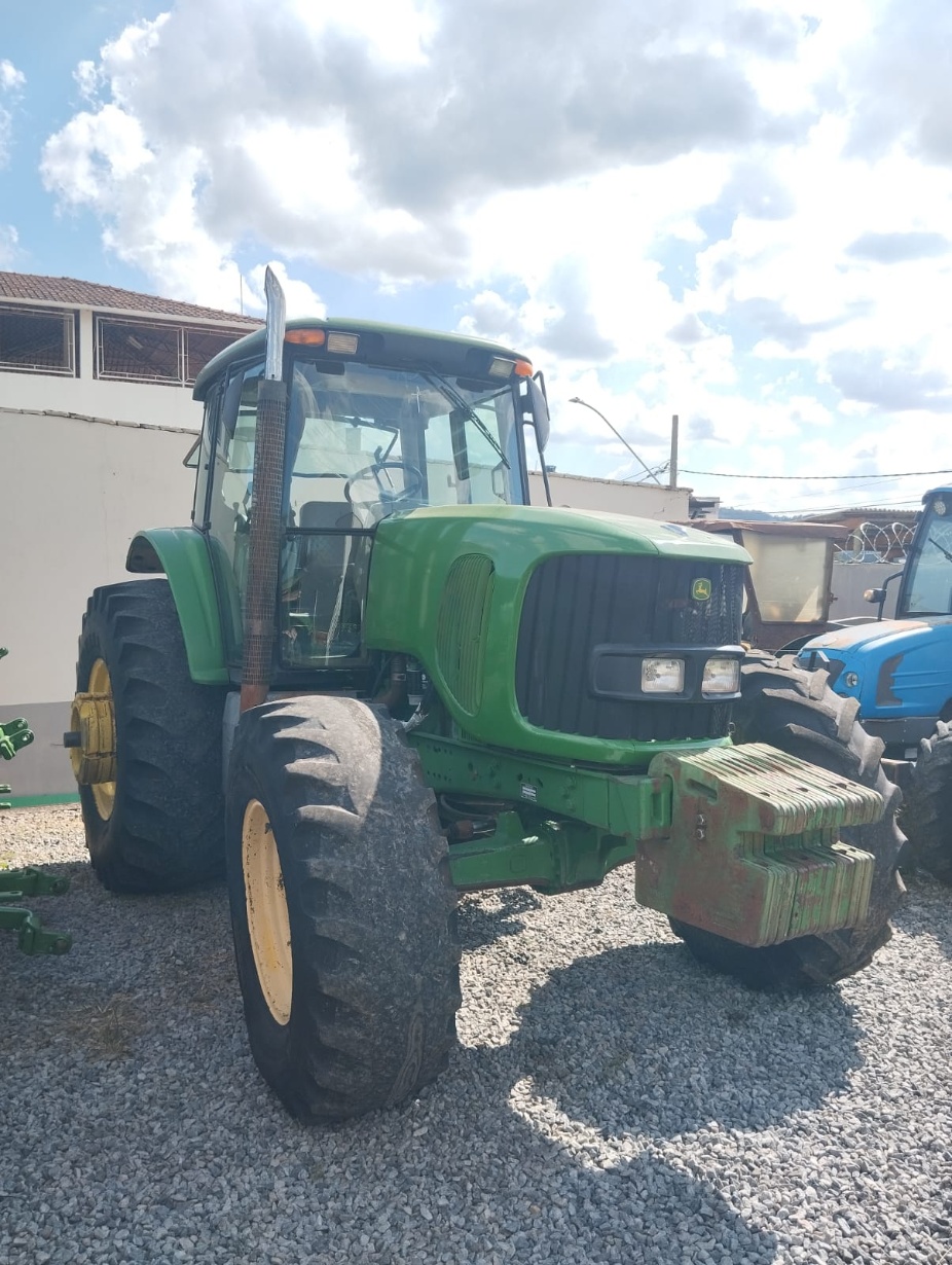 Trator John Deere 7515 ano 2005