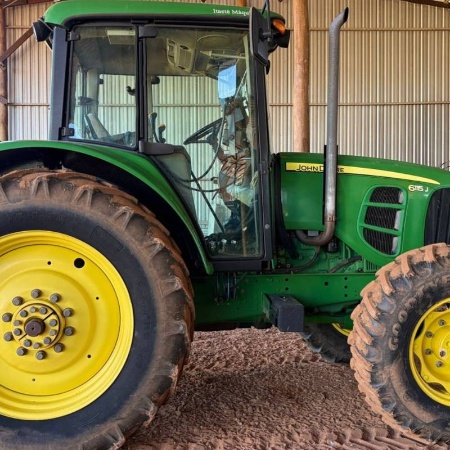Trator John Deere 6115J ano 2021