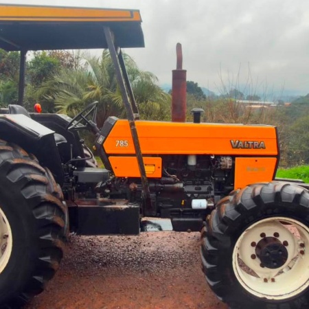 Trator Valtra V 785 ano 2008
