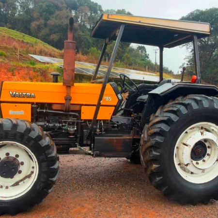 Trator Valtra V 785 ano 2008