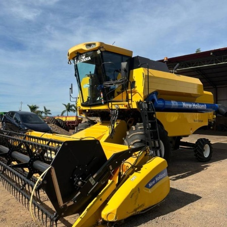 Colheitadeira New Holland TC 5070 ano 2013