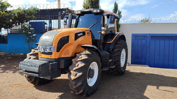 Trator Valtra BH 210i ano 2017