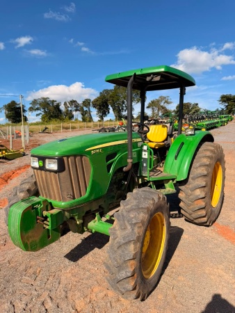 Trator John Deere 5078 E ano 2014