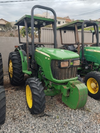 Trator John Deere 5075EF