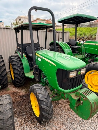 Trator John Deere 5075EF ano 2016