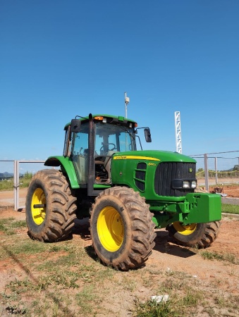 Trator John Deere 6180J