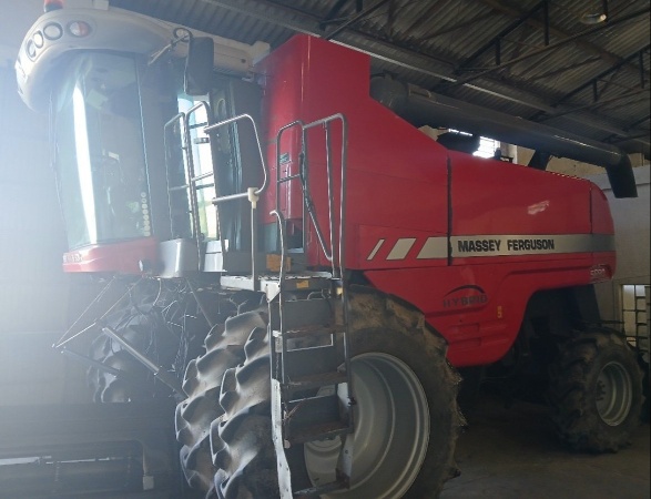 Colheitadeira Massey Ferguson MF 5690 ano 2016