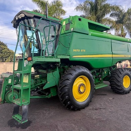 Colheitadeira John Deere 9670 STS   ano 2013