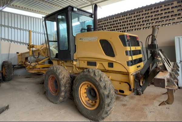 Motoniveladora New Holland RG140B ano 2008
