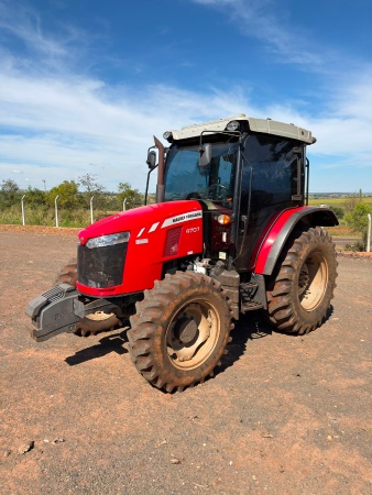 Trator Massey Ferguson MF 4707 ano 2020