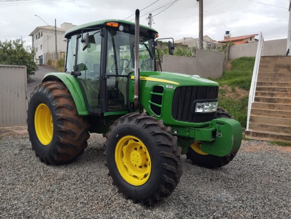 Trator John Deere 6125J ano 2021 - 6125J - Máquinas Agrícolas