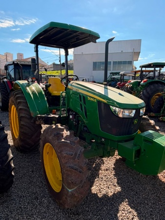 Trator John Deere 5080E ano 2025 - 5080E - Máquinas Agrícolas