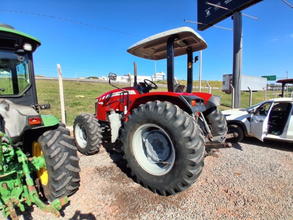 Trator Massey Ferguson 4707 4x4 ano 2021