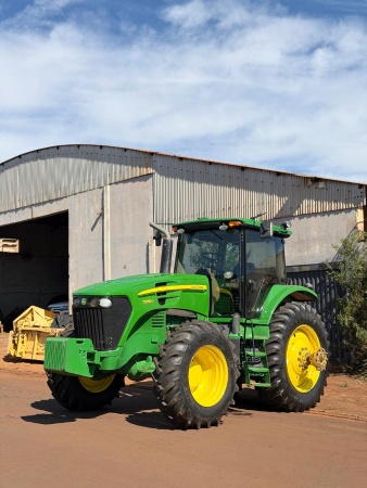 Trator John Deere 7230J ano 2021