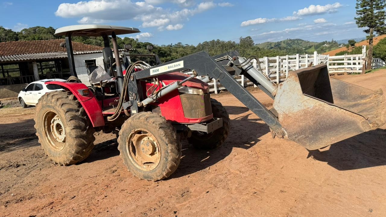 Trator Massey Ferguson 4707 4x4 ano 2019