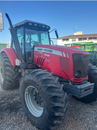 Trator Massey Ferguson MF 7140 ano 2011