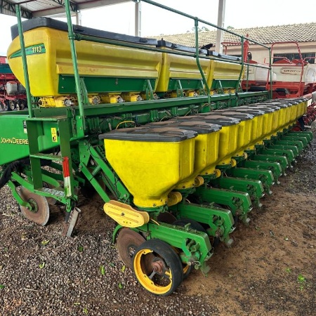 Plantadeira John Deere 1113 ano 2015