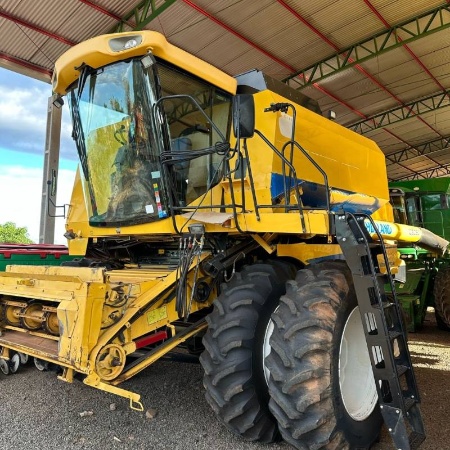 Colheitadeira New Holland TC 5090   ano 2015