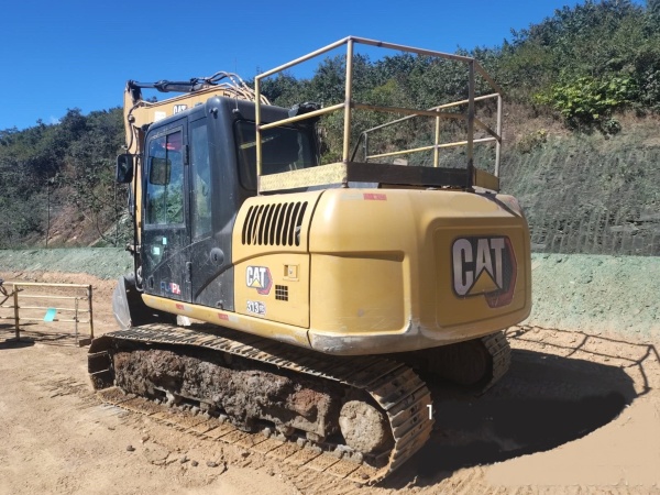 Escavadeira Caterpillar 313 GC ano 2023